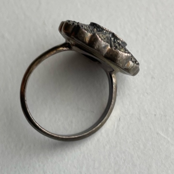 Vintage Sterling Silver marcasite Heart Ring - Picture 8 of 10